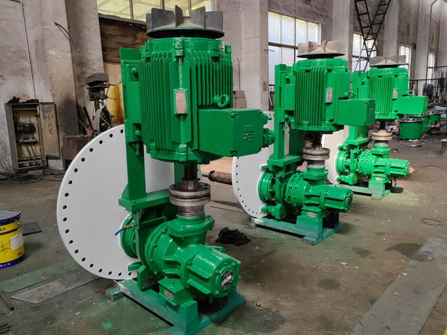 Miscelatore ad ingresso laterale che mescola un materiale appiccicoso come il gelato